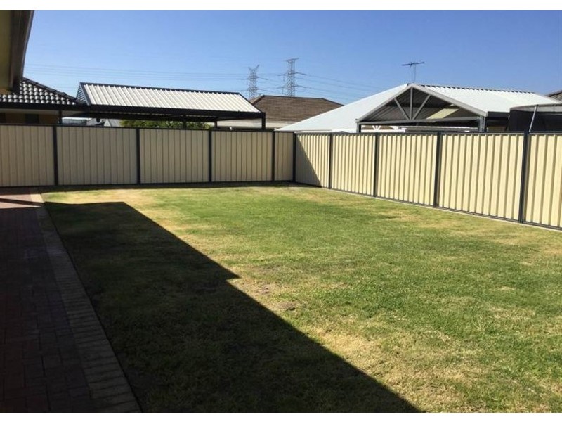 22 St Joseph Fairway, Success WA 6164