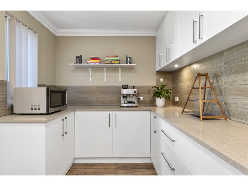 13 Ontario Grove, Success WA 6164