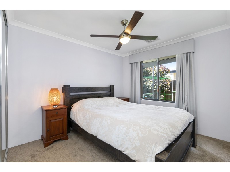 13 Ontario Grove, Success WA 6164