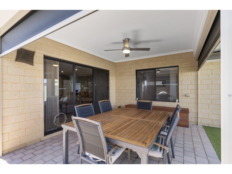 13 Ontario Grove, Success WA 6164