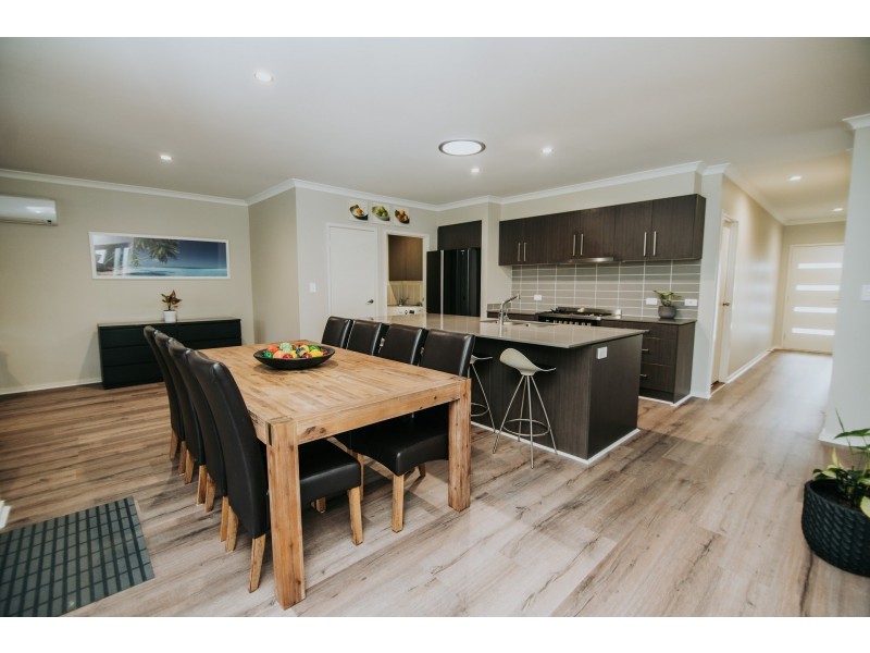8 Preston Street, Ormeau Hills QLD 4208
