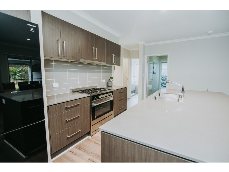 8 Preston Street, Ormeau Hills QLD 4208