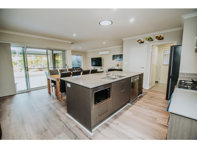 8 Preston Street, Ormeau Hills QLD 4208