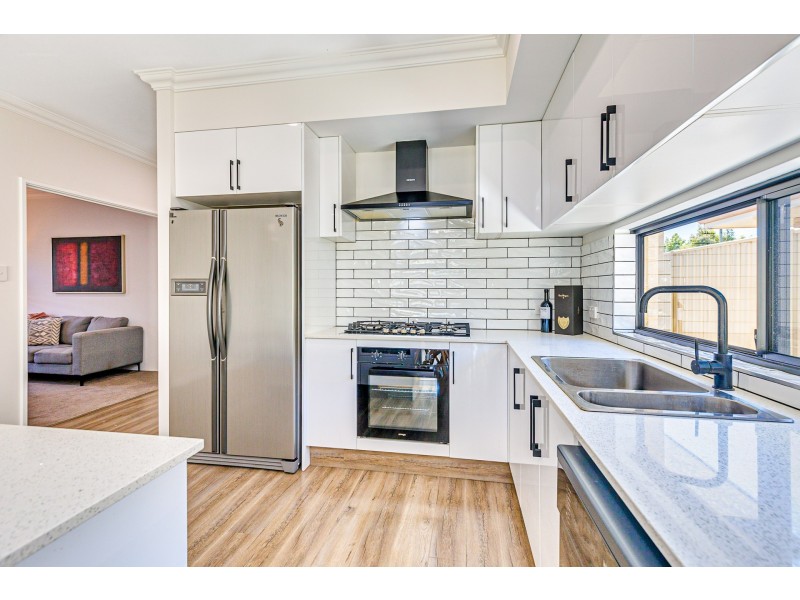 2a Parana crescent, Beechboro WA 6063