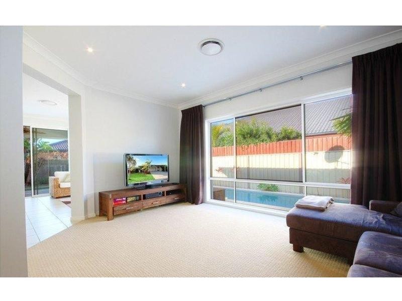 Sandstone Point QLD 4511