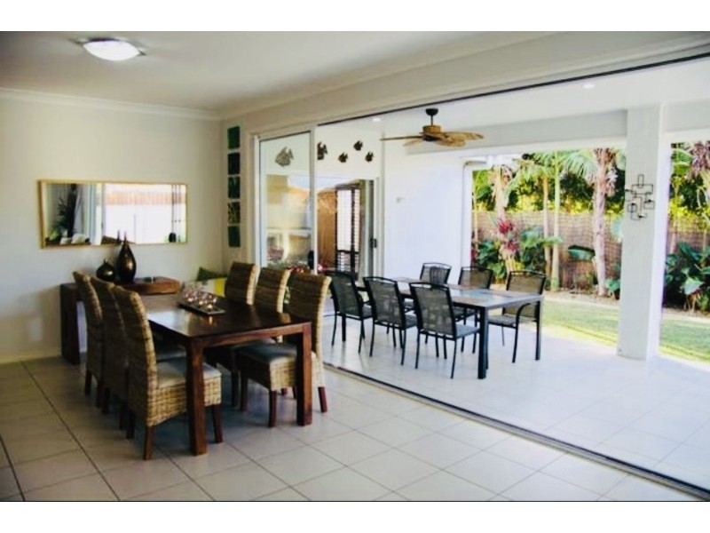 Sandstone Point QLD 4511