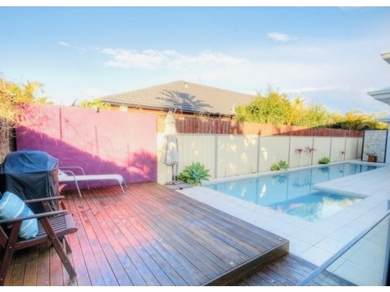 Sandstone Point QLD 4511