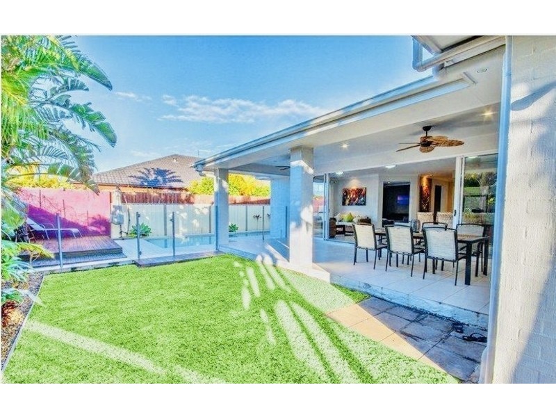 Sandstone Point QLD 4511