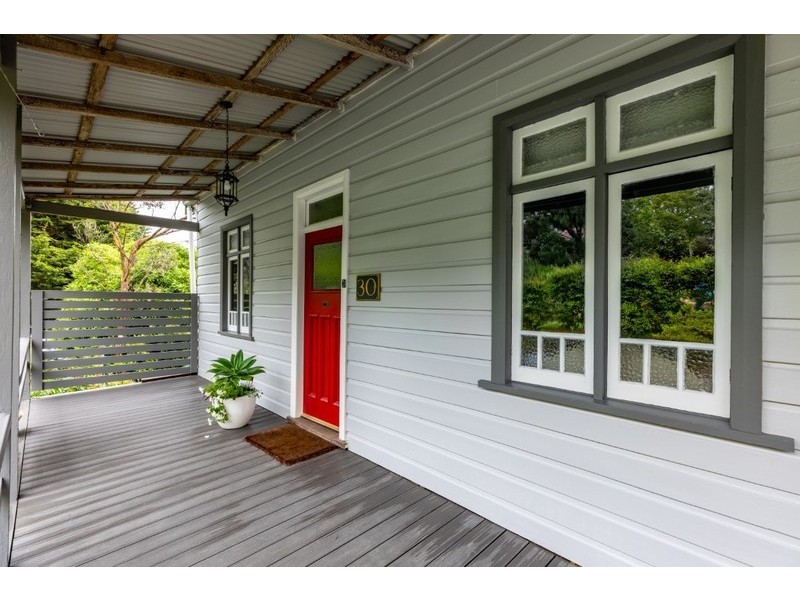 30 Hume Ave, Wentworth Falls NSW 2782