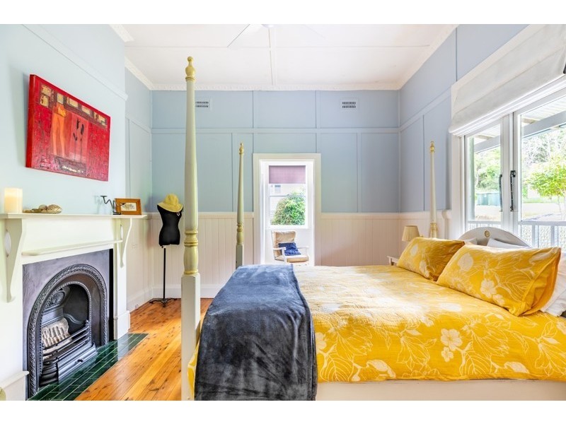 30 Hume Ave, Wentworth Falls NSW 2782