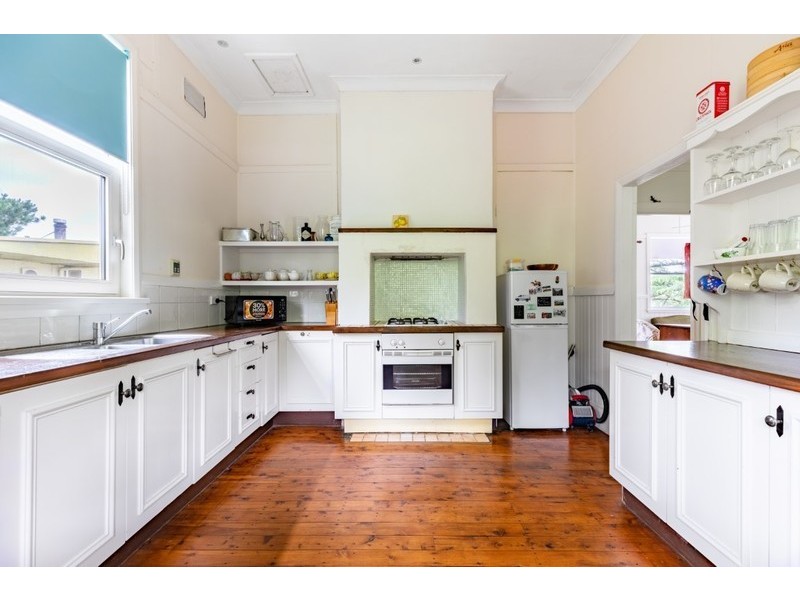 30 Hume Ave, Wentworth Falls NSW 2782