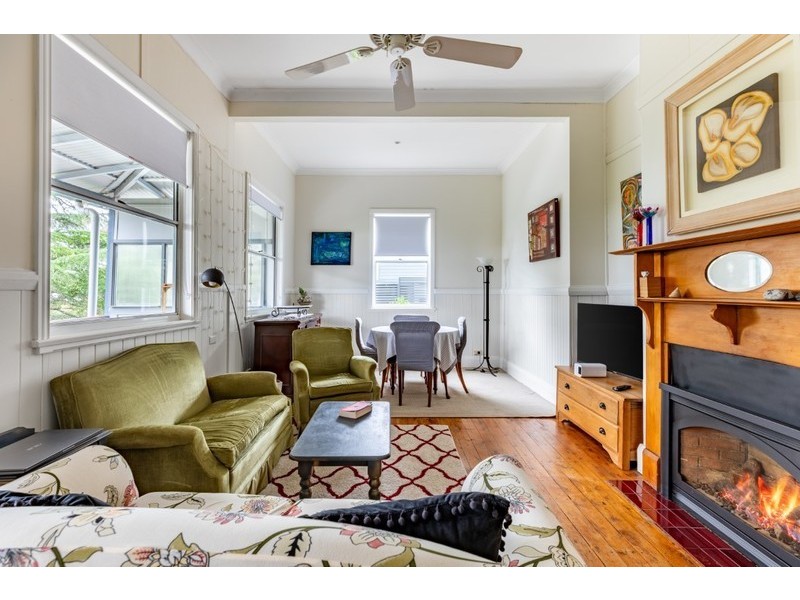 30 Hume Ave, Wentworth Falls NSW 2782