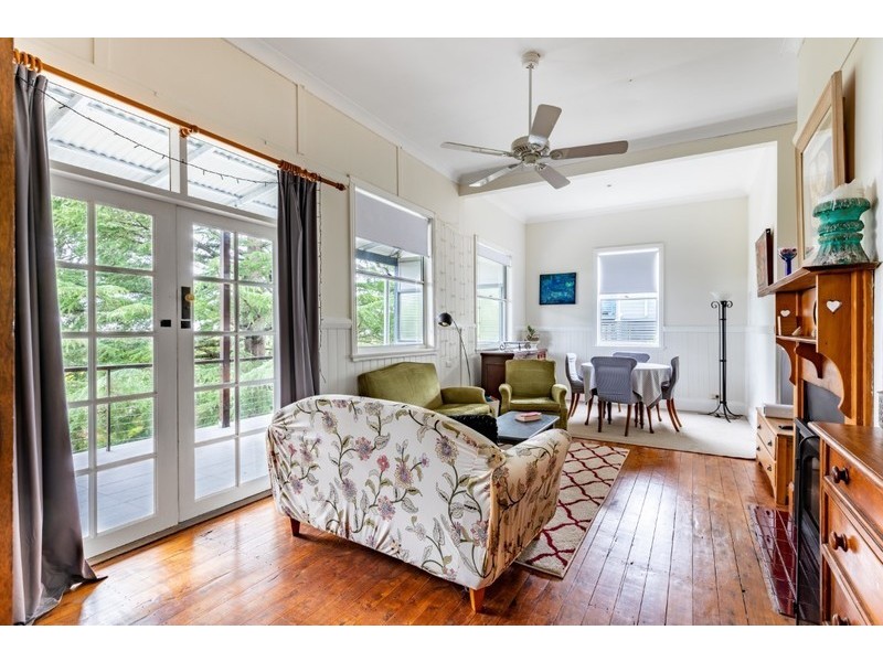 30 Hume Ave, Wentworth Falls NSW 2782