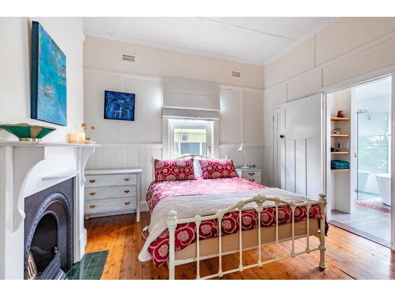 30 Hume Ave, Wentworth Falls NSW 2782