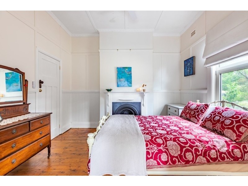 30 Hume Ave, Wentworth Falls NSW 2782