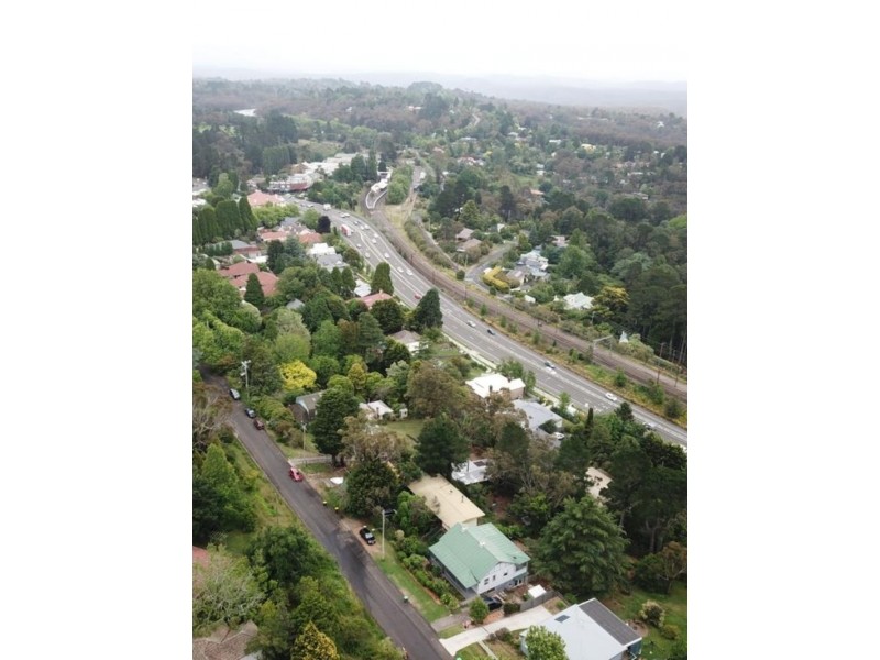 30 Hume Ave, Wentworth Falls NSW 2782