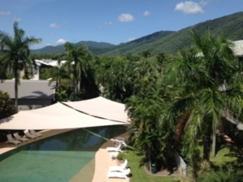 341/305-341 Coral Coast Drive, Palm Cove QLD 4879