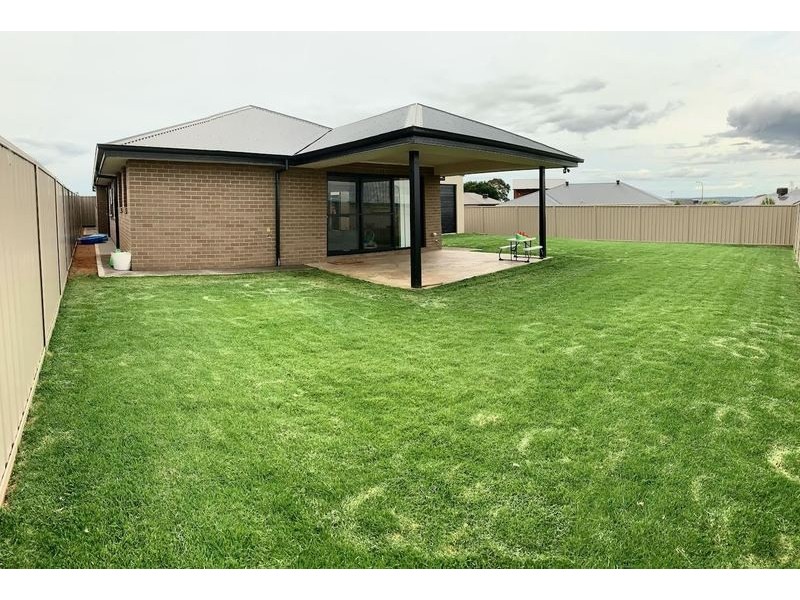 6 Yarra Place, Dubbo NSW 2830