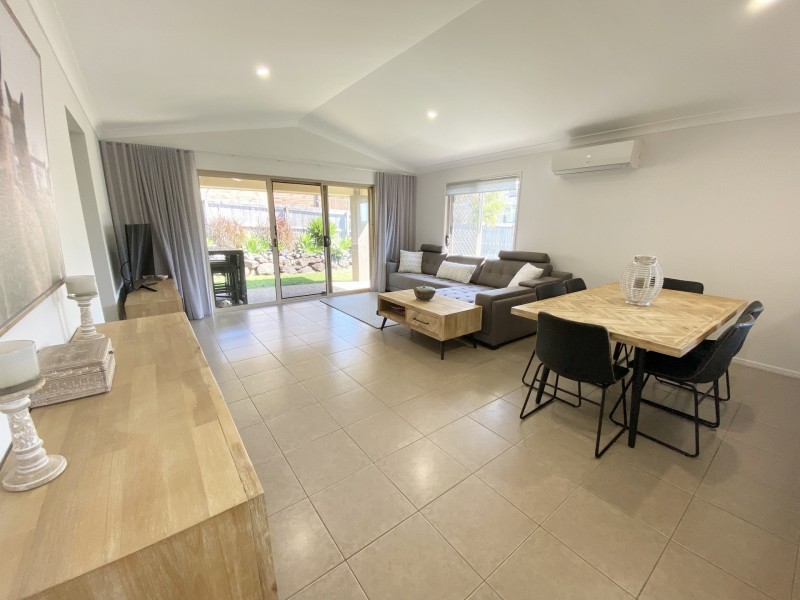 4 Natasha Street, Ormeau QLD 4208