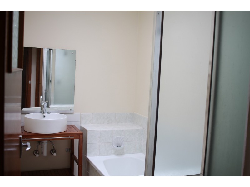 2/21 Rowell Av, Camberwell VIC 3124