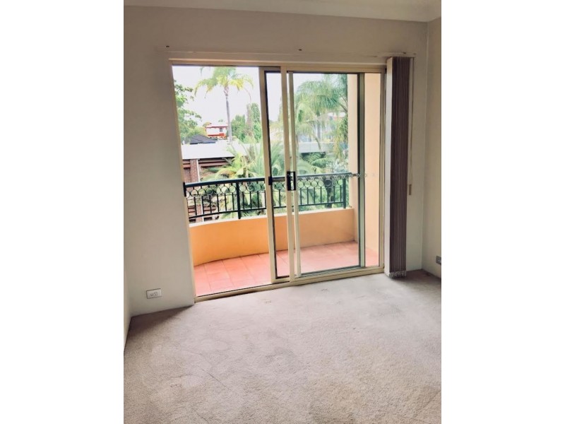 13/6-12 Mansfield Avenue, Caringbah NSW 2229