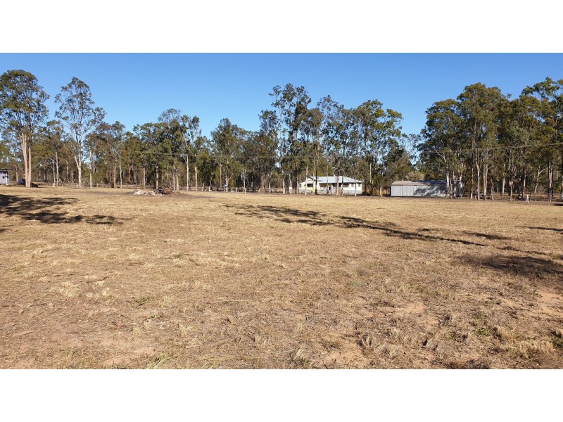 2 Racecourse Rd, Nanango QLD 4615