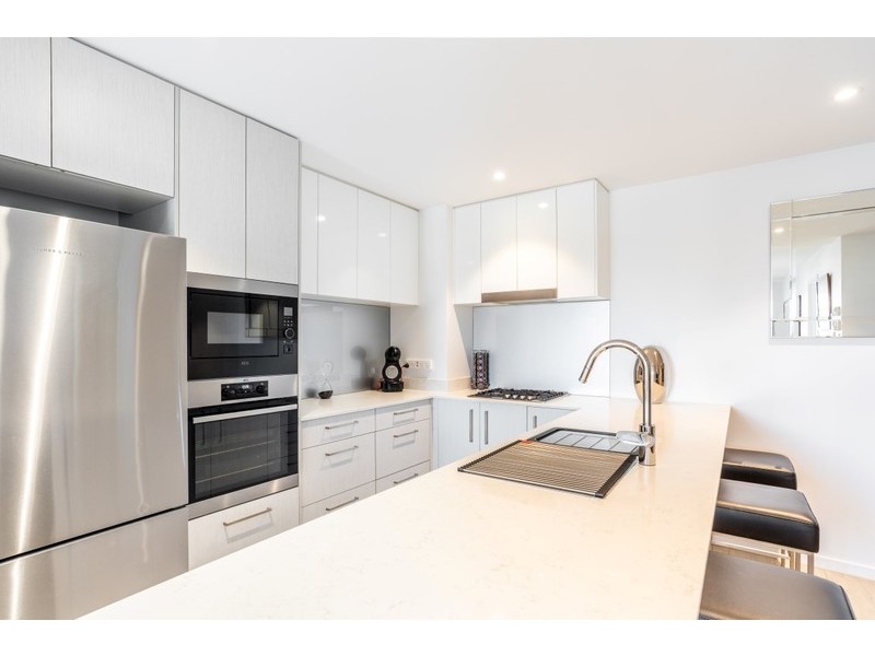 710/95 Linton, Kangaroo Point QLD 4169