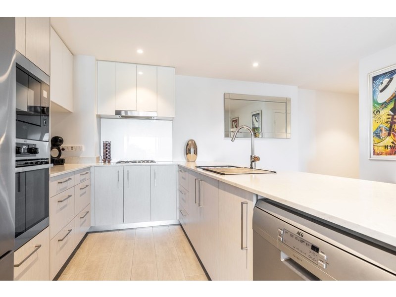 710/95 Linton, Kangaroo Point QLD 4169