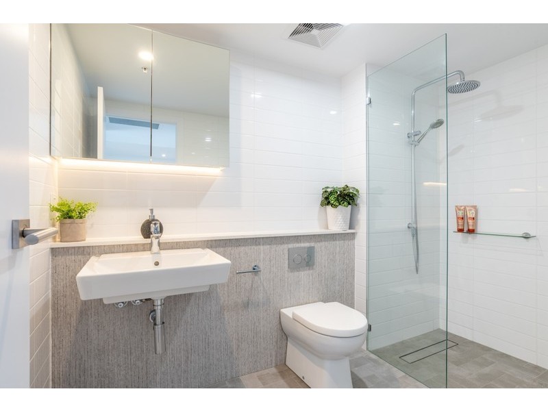 710/95 Linton, Kangaroo Point QLD 4169