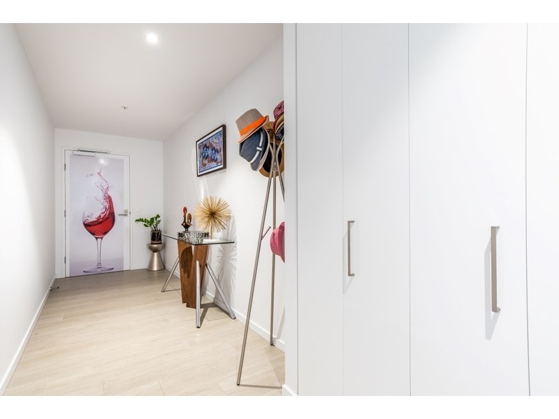 710/95 Linton, Kangaroo Point QLD 4169