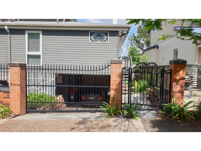 2/546 Vulture Street East, East Brisbane QLD 4169