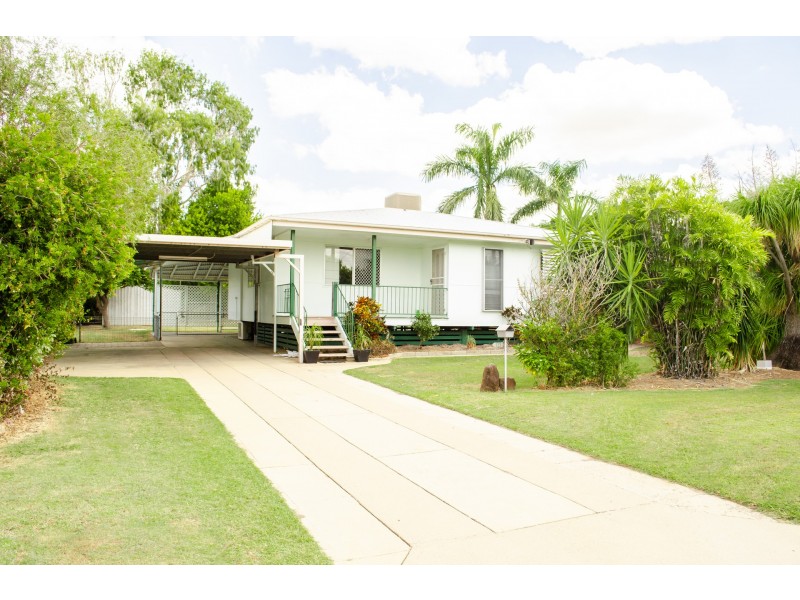 11 Hamilton Street, Moura QLD 4718