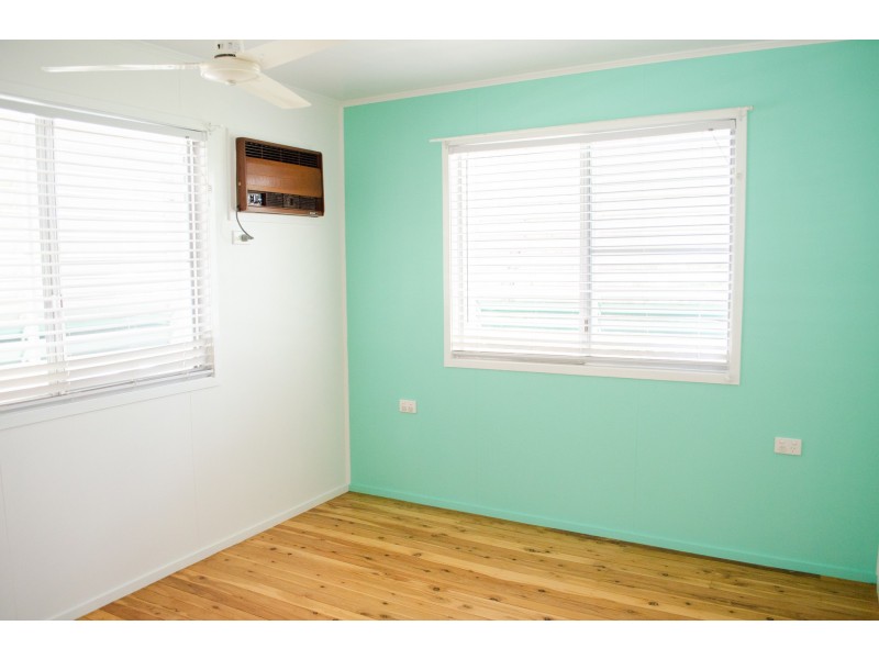 11 Hamilton Street, Moura QLD 4718