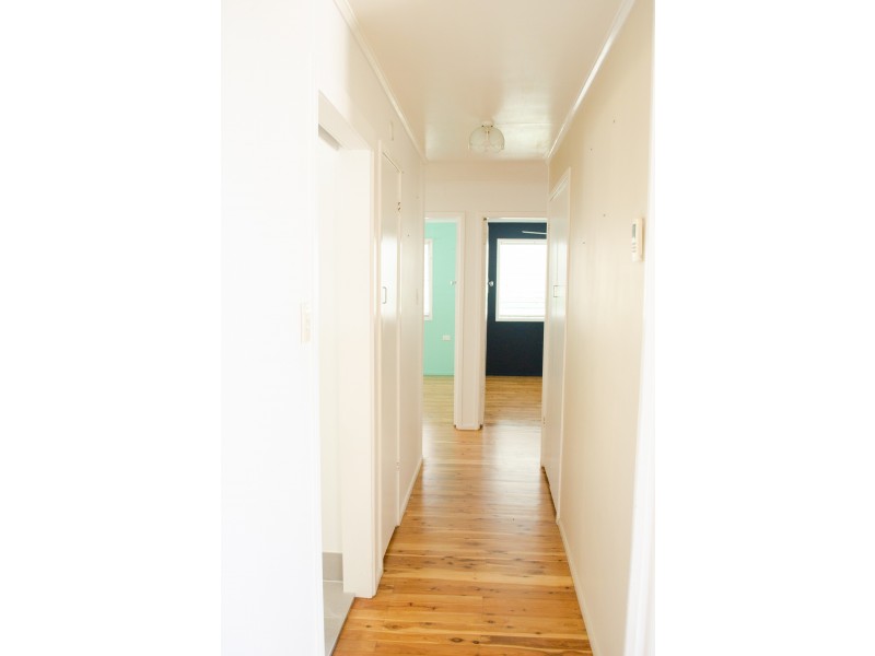 11 Hamilton Street, Moura QLD 4718