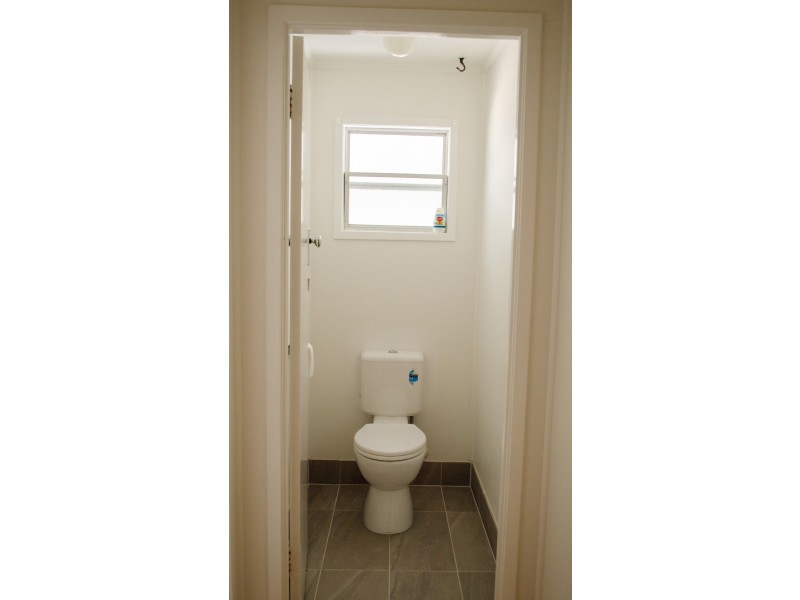 11 Hamilton Street, Moura QLD 4718