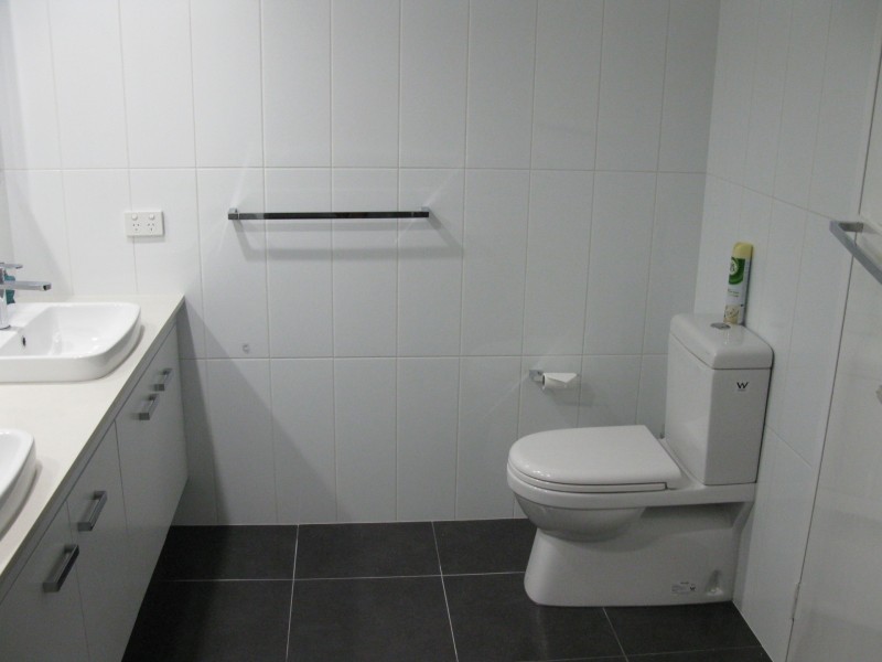 3-7 Eady Ave, Broadbeach Waters QLD 4218