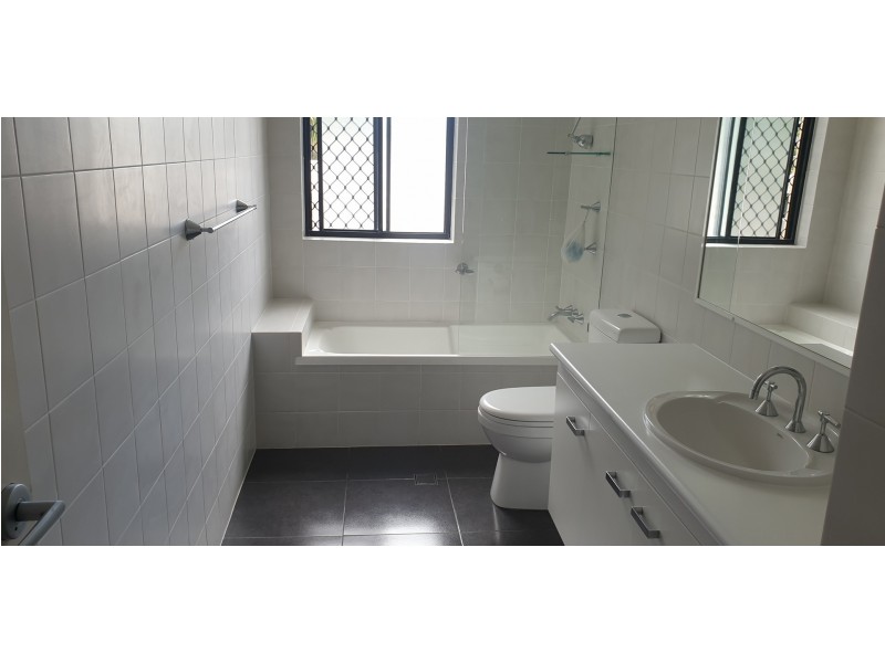 3-7 Eady Ave, Broadbeach Waters QLD 4218