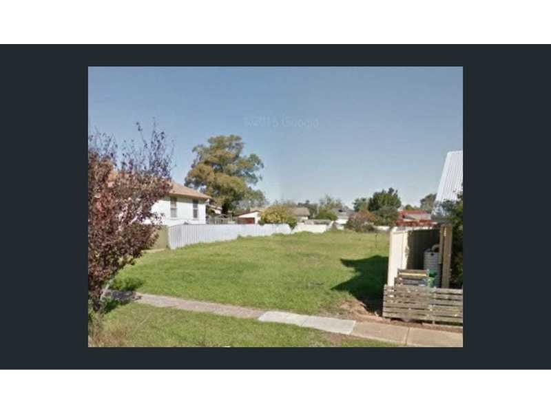 79 Phillip Avenue, Mount Austin NSW 2650