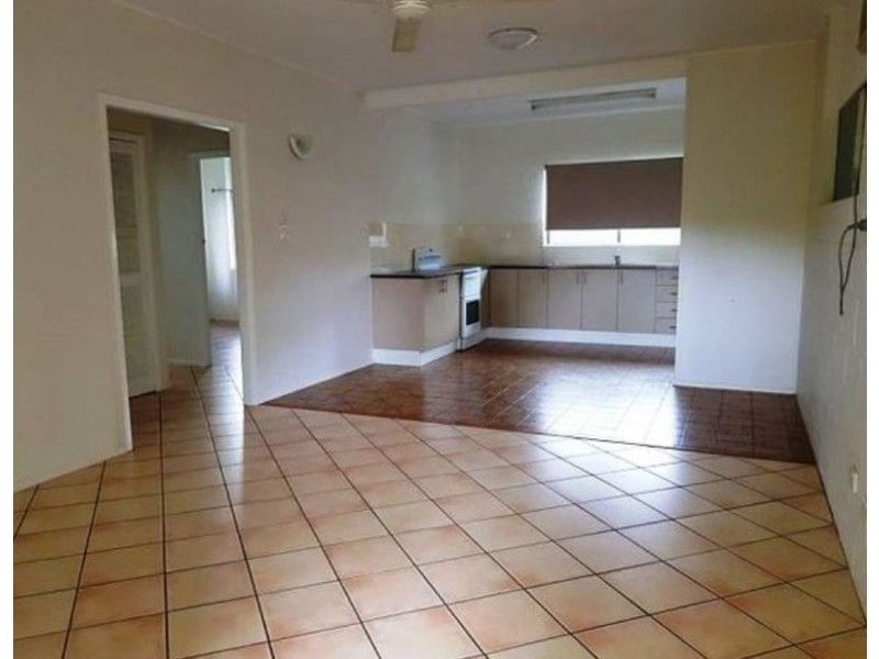 11 Nephrite Street, Woree QLD 4868