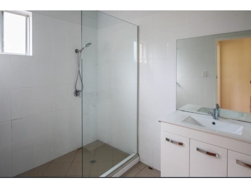 11 Nephrite Street, Woree QLD 4868