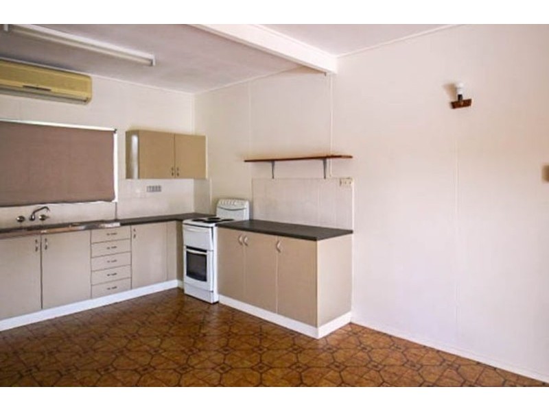 11 Nephrite Street, Woree QLD 4868