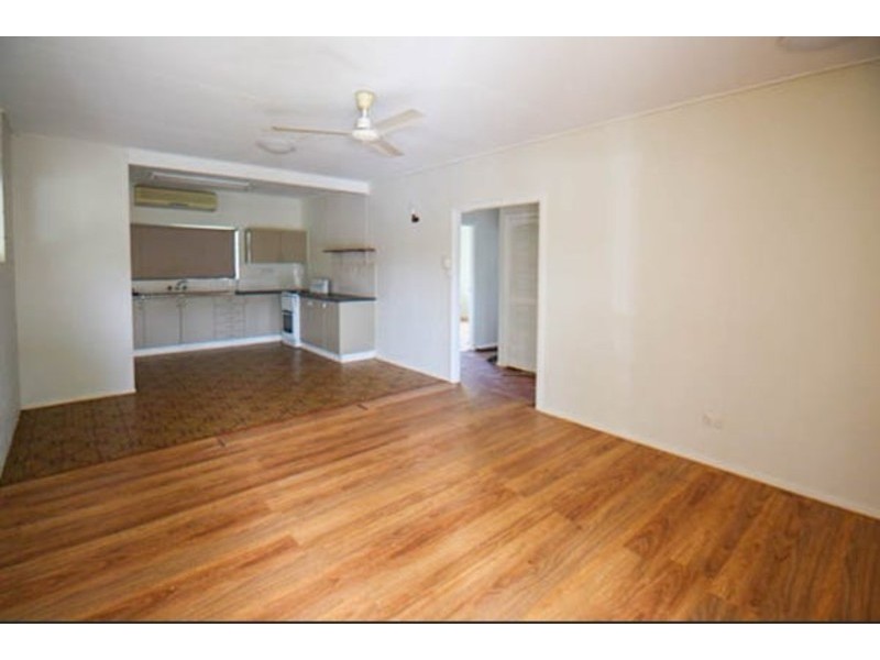 11 Nephrite Street, Woree QLD 4868