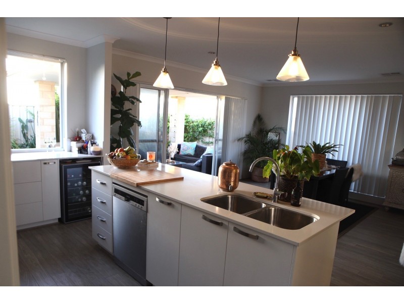 24 Binthalya Street, Golden Bay WA 6174