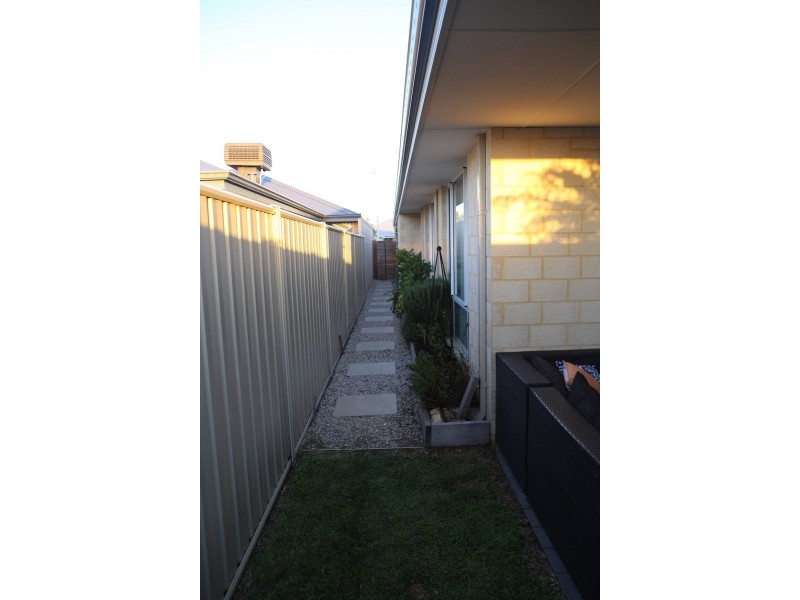 24 Binthalya Street, Golden Bay WA 6174