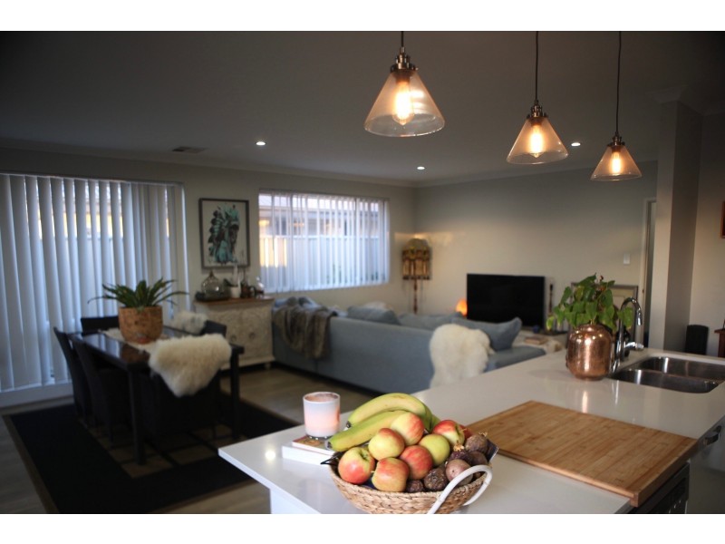 24 Binthalya Street, Golden Bay WA 6174