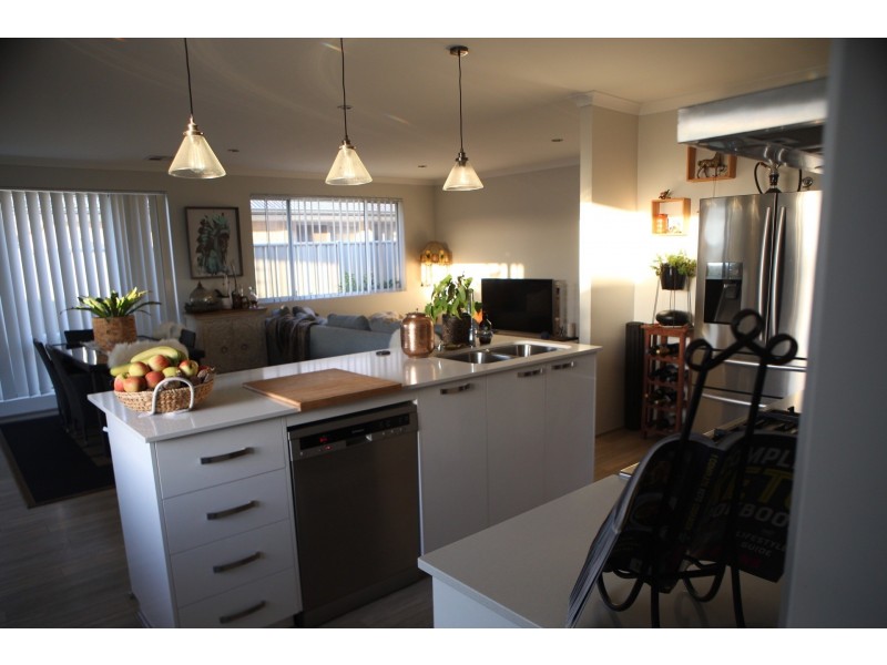 24 Binthalya Street, Golden Bay WA 6174