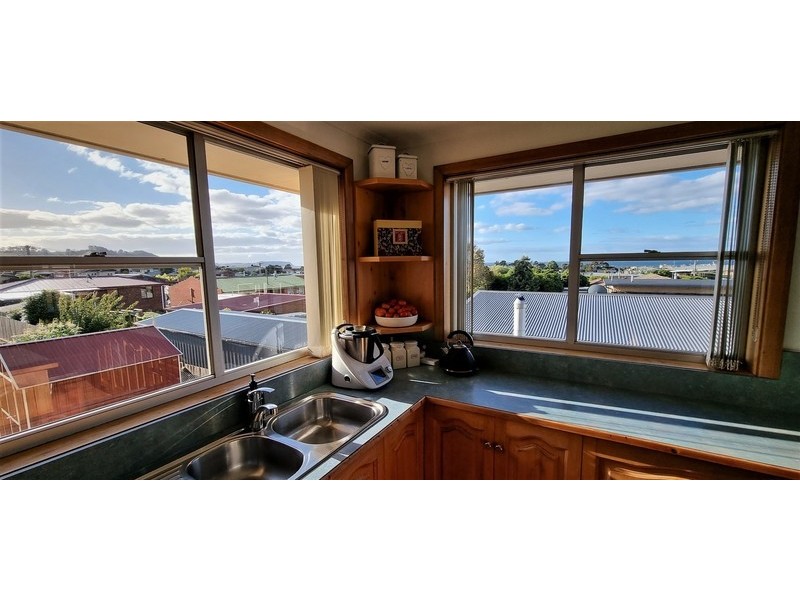 23 Elizabeth St, Somerset TAS 7322