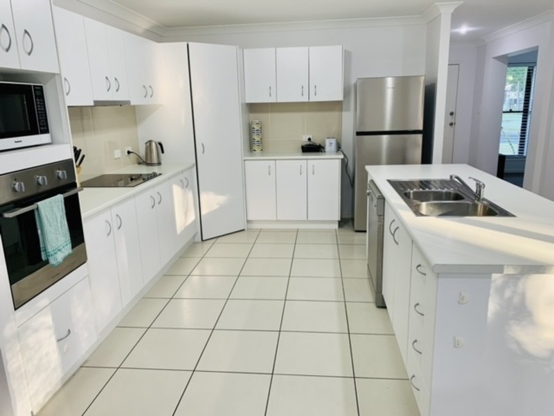 20 Rushcutters Court, Sandstone Point QLD 4511