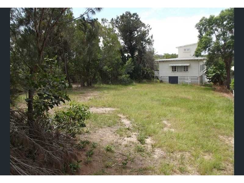 11 Camena Street, Macleay Island QLD 4184