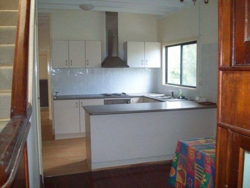 11 Camena Street, Macleay Island QLD 4184